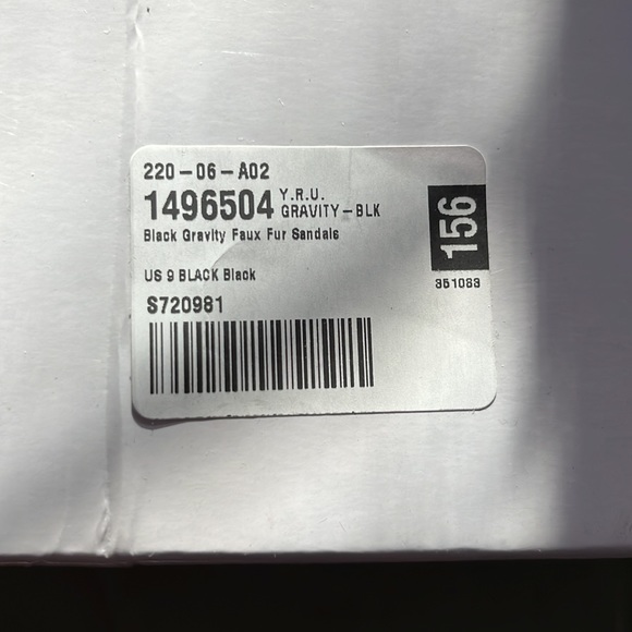 YRU Gravity Faux Fur Slides - Picture 4 of 8